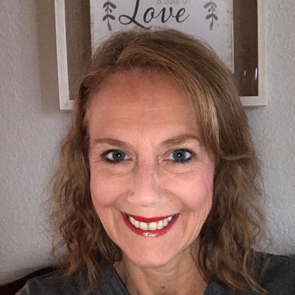 Meet your Posher, Jeanie - Picture 3 of 3